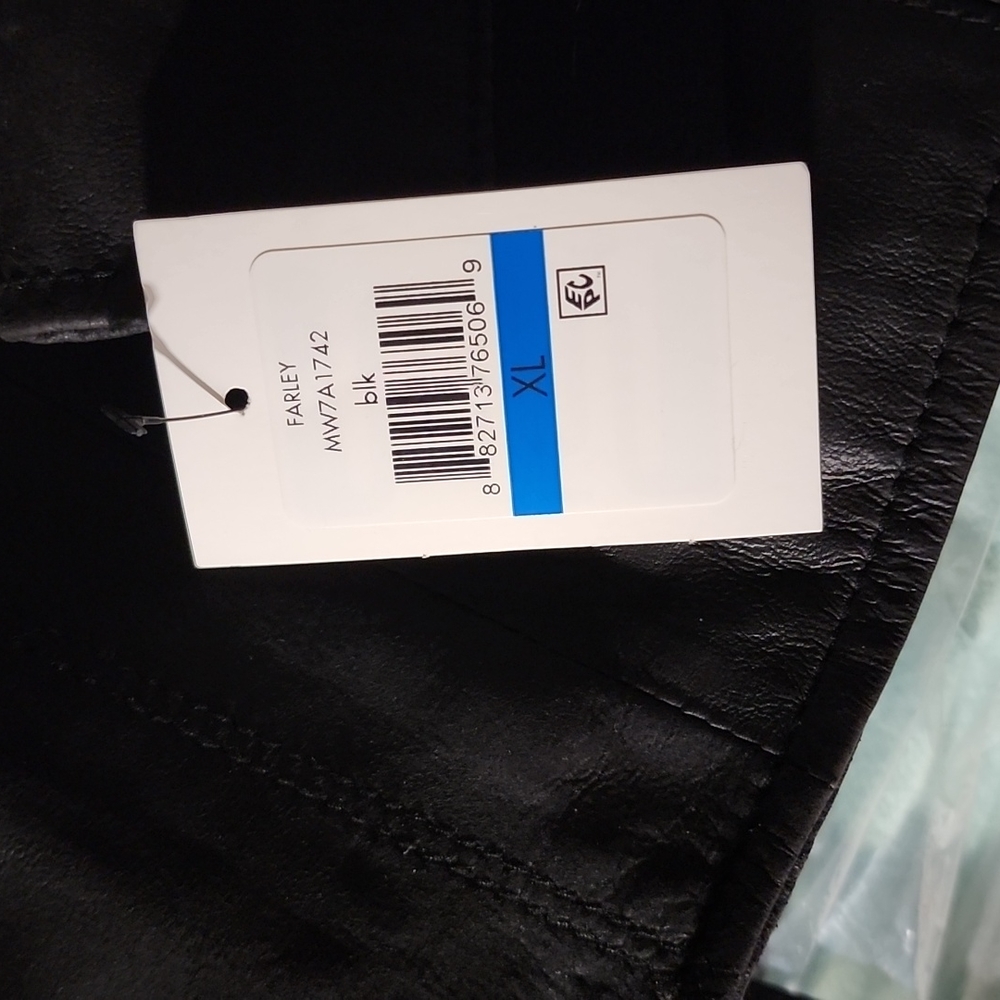 To small - Picture 3 of 3